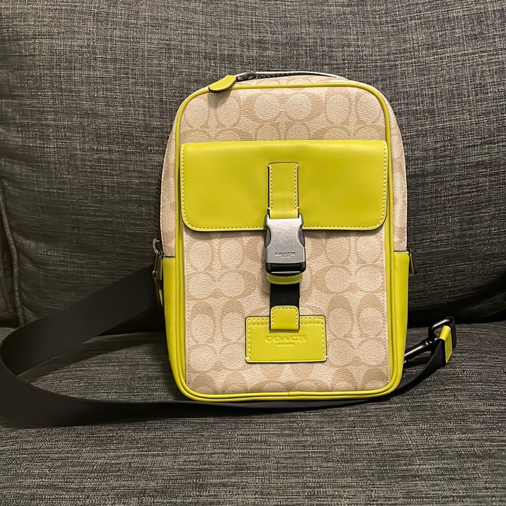 Coach Track Pack In Signature Canvas